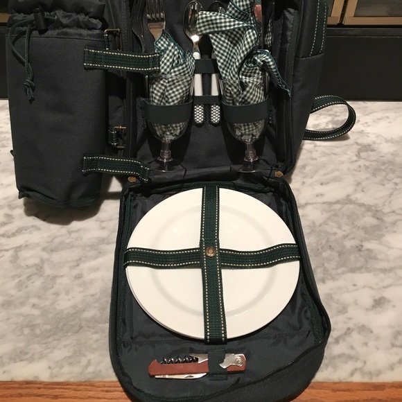 L.L. Bean Handbags - 🚫 SOLD L. L. Bean Backpack Picnic Set Wine